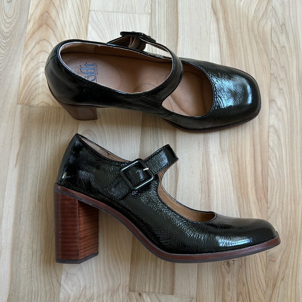Sofft Black Patent Leather MaryJane Heel 9M